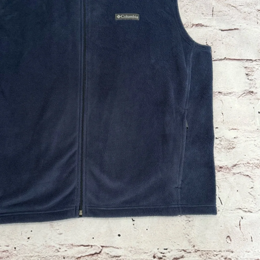 Columbia Men’s Fleece Vest - Size XL